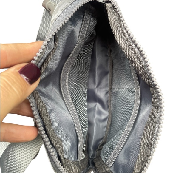 NWT Hip Bag or Fanny Pack, Grey Leopard CC brand - Picture 5 of 5